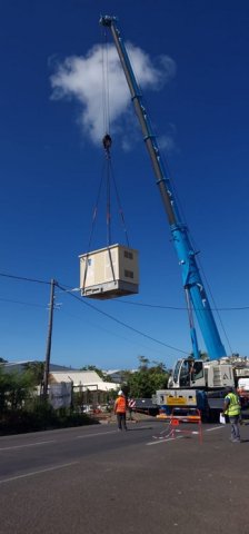 Livraison d'un poste de transformation à Saint-Pierre